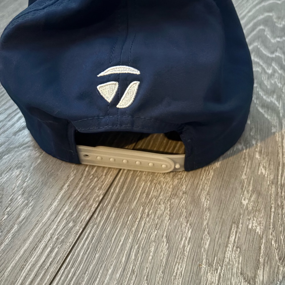 TaylorMade Dark Blue Panel Golf Cap - Picture 4 of 4